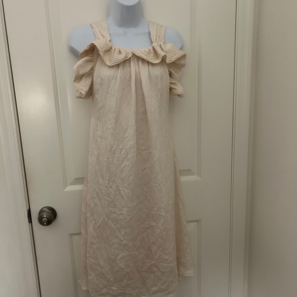BCBG MAXAZRIA-ladies cream Dress - sizes S to M
